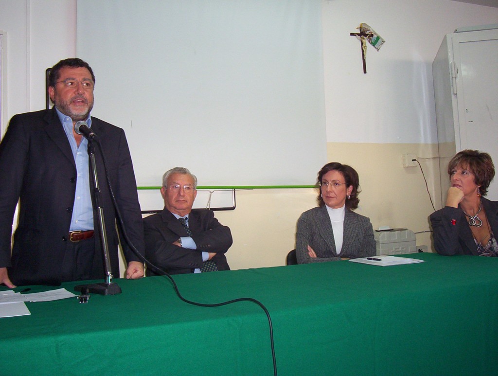 Francesco Forgione fa lezione di legalità agli studenti: applausi per l’arresto dei Lo Piccolo