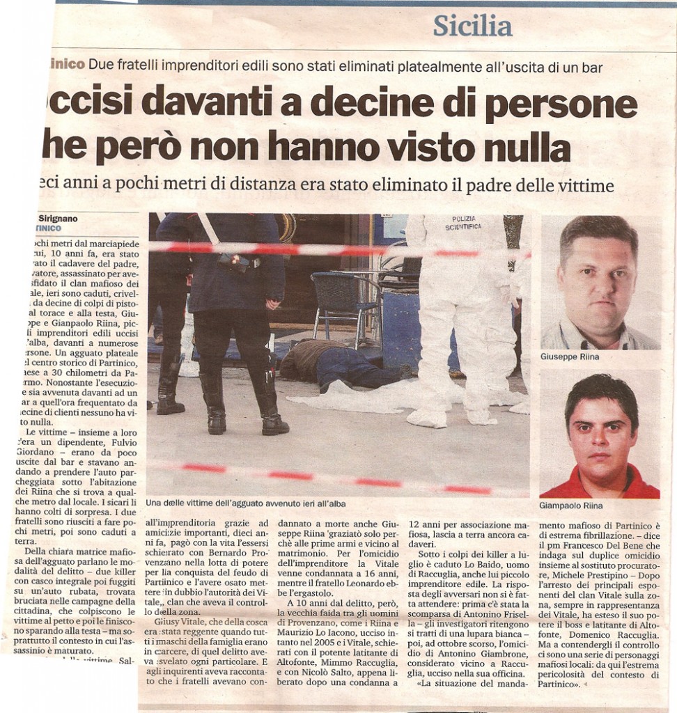 Uccisi davanti a decine di persone che però non hanno visto nulla