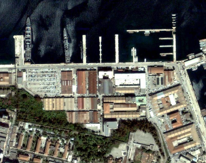 Debiti e stipendi d’oro a Taranto