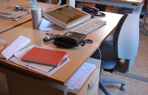 Partinico, in fiamme auto di Pino ManiaciCorato, aggressione nella redazione