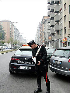 Agguato in strada nel NapoletanoI sicari freddano due persone
