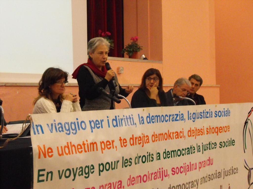 Catania, anche la scuola è “in vendita”