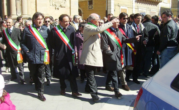 Blitz anticamorra nel napoletano, arresti