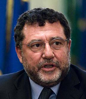 Una chiamata professionale alle armi