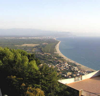 Elezioni, incendiata auto candidato sindaco Gioia Tauro