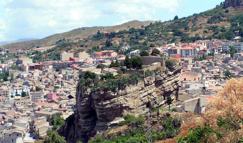 Rosarno, quello striscione contro la mafia
