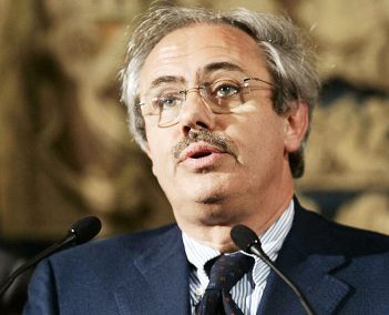 Lombardo dai pm di PalermoIniziato l’incontro sul caso Liga