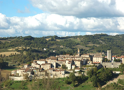 E!state Liberi. Al via il primo campo di volontariato e studio su un bene confiscato in Umbria