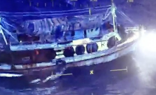 Maxi sequestro di droga nello Ionio Settentrionale: la Finanza intercetta un peschereccio con a bordo una tonnellata di marijuana. Arrestati tre narcotrafficanti