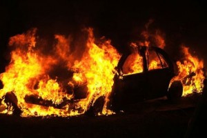 Calabria. A fuoco le auto di un giornalista e della moglie