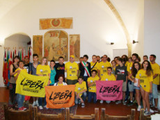 “Zero scuse tour” in Umbria: consegnati i “braccialetti bianchi” ai sindaci che hanno aderito a “Riparte il futuro”