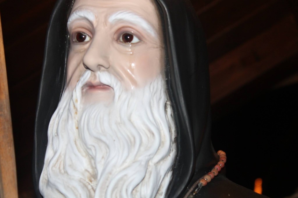 Calabria, strane lacrimazioni di statue religiose. L’antropologo Satriani: “Possibile che delinquenti usino valori iconici”