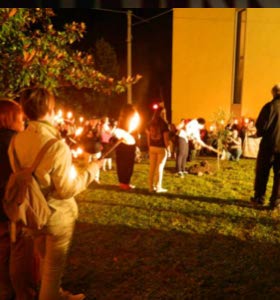 Una fiaccolata per Nino Agostino e Ida Castelluccio: in tanti per ricordare il duplice delitto avvenuto 25 anni fa a Palermo