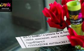 A Foggia fiori contro il racket