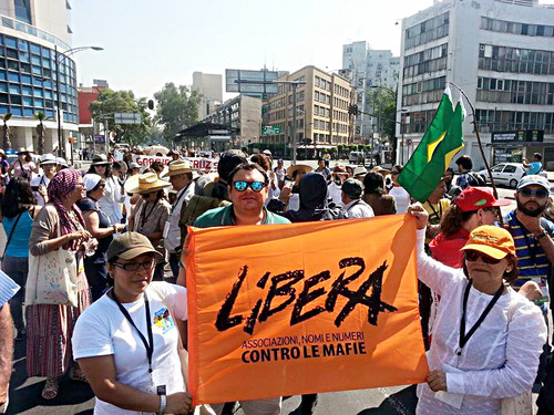 Marcia per la dignità nazionale a Città del Messico