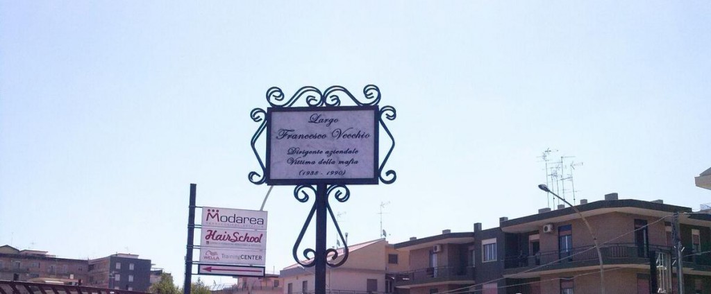 Acireale, intitolato piazzale a Francesco Vecchio. Don Ciotti: «Tanta memoria è diventata retorica»