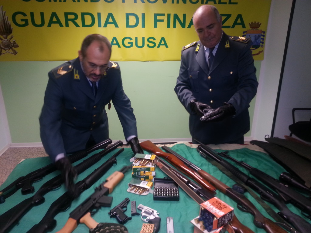 A Ragusa e nel ragusano “la mafia non c’è”. Però ci sono le armi, le latitanze e gli affari…