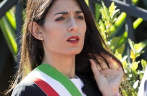 Raggi all'attacco: 'Andiamo avanti, cambiamo città e Paese'