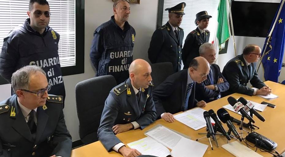 Arresti in Campania: ecco il sistema “La Regina”