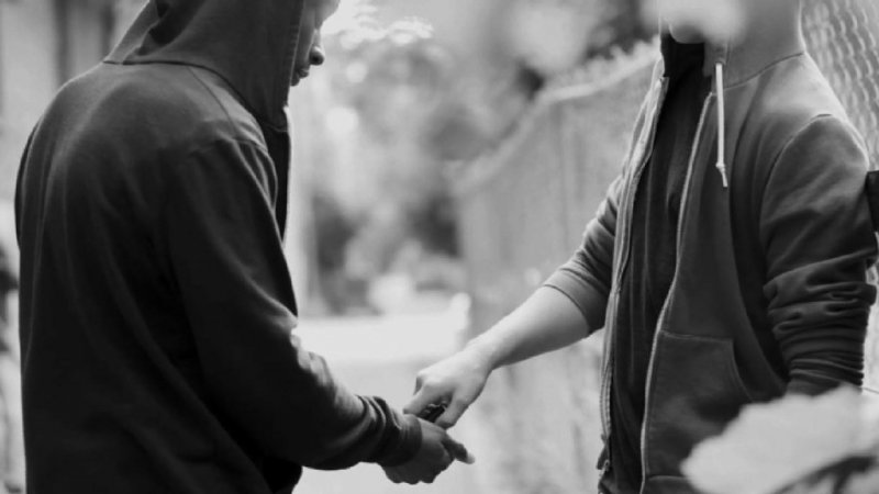 L’illusione di combattere le droghe con il “Daspo” questorile