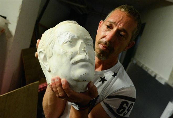 Sfregio alla statua di Giovanni Falcone