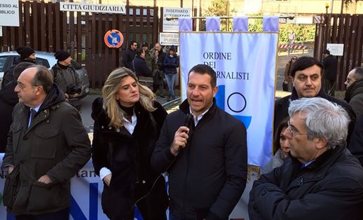 Troupe aggredita a Ostia: disposto processo per Spada. Fnsi, Odg e Libera parti civili