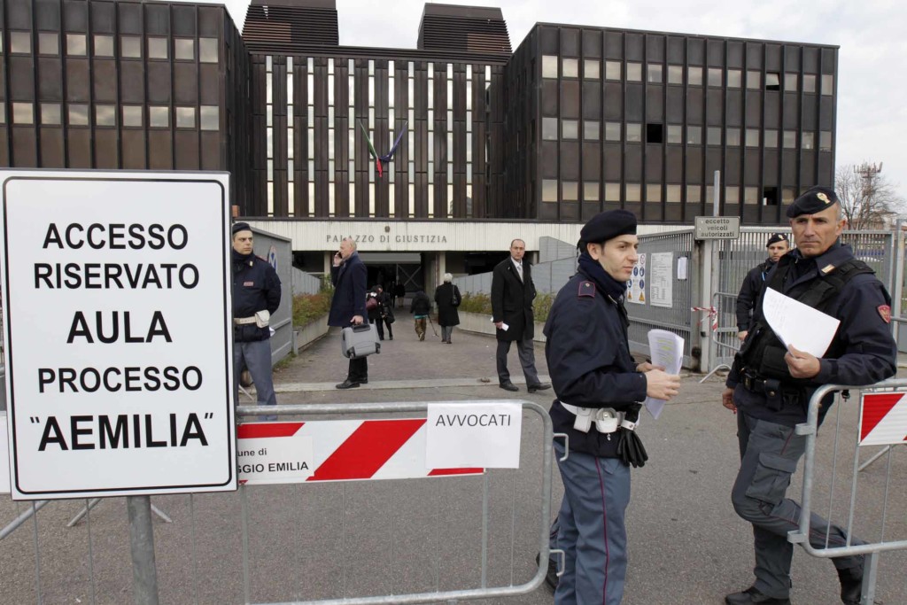 La dignità del lavoro in un’economia criminale