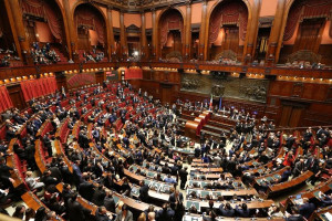 insediamento-parlamento_mangialavori