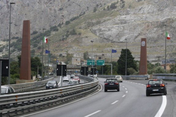 Capaci, dove la mafia non si arrende