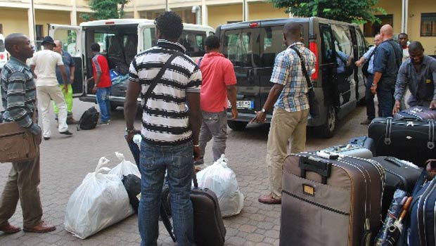 “Prendeteveli a casa vostra”. “Fatto!”,