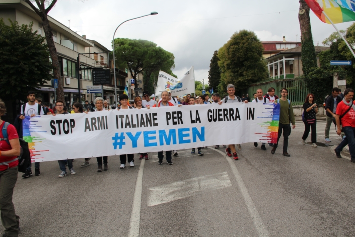 Per un Parlamento disarmato