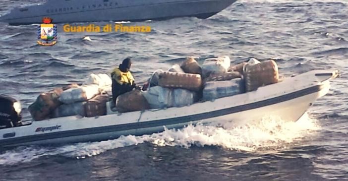 Narcotrafficanti in mare