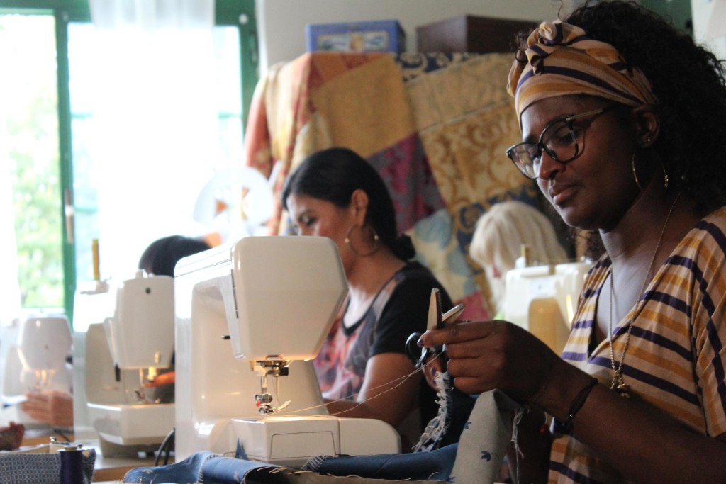 La sartoria popolare In-Tessere raggiunge un primo obiettivo