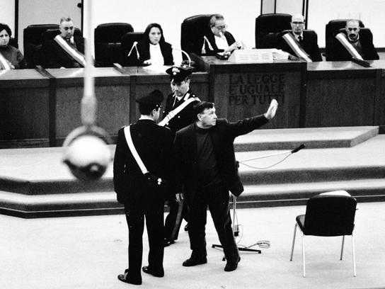 È il mafioso che nega i diritti dell’uomo