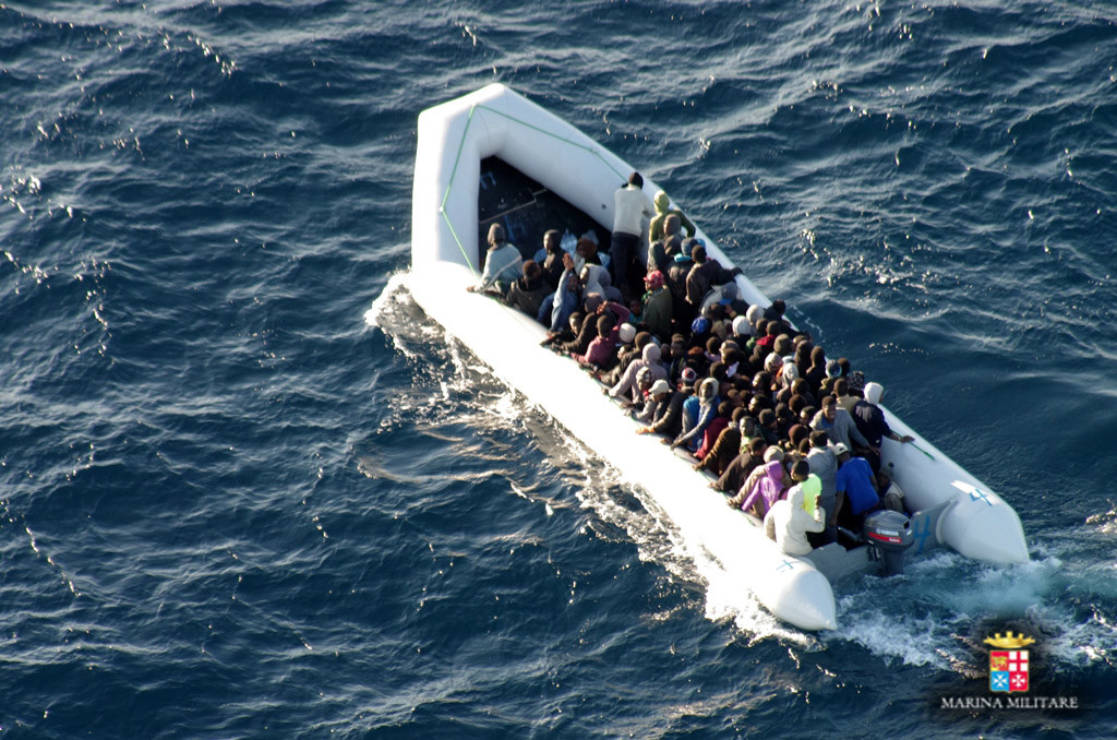 Il controllo delle migrazioni non si risolve con misure di polizia o sbarramenti navali