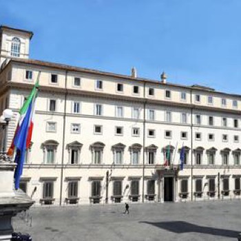 Chiusi negozi, bar, ristoranti in tutta Italia per fermare l’epidemia