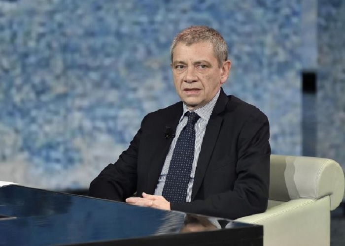 #IoStoConVerdelli, 10mila tweet di solidarietà al direttore di Repubblica