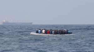 migranti-in-balia-del-mare-696x387
