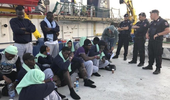 Immigrazione clandestina: le inutili “strategie” politiche per controllarla