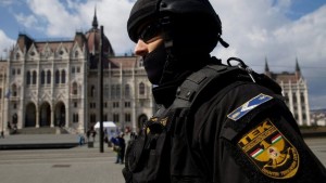 police tek ungheria
