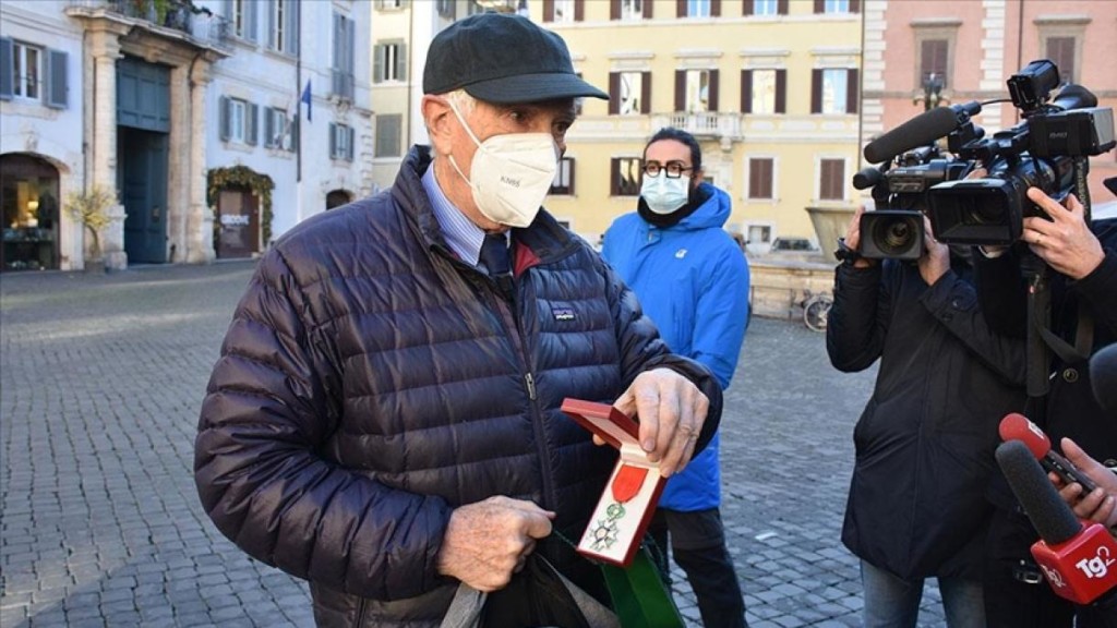 Restituire la Legion d’Onore per inseguire l’utopia della dignità delle persone