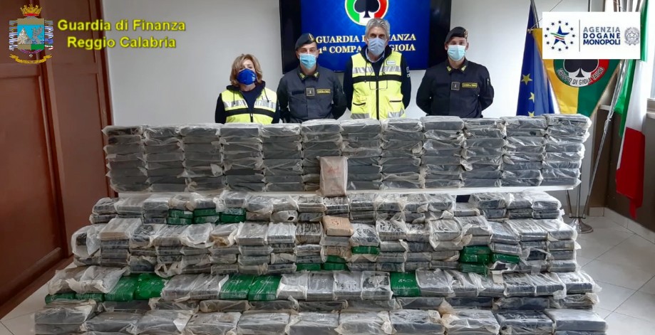 Un Paese in crisi ma sempre più “stupefacente”