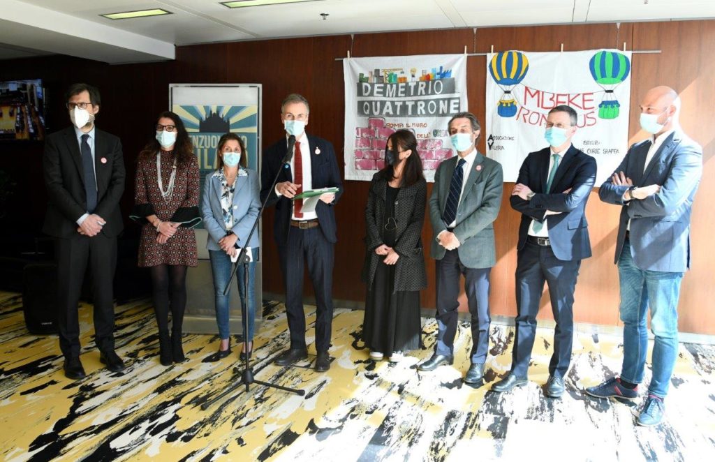 Settimana della legalità: a Palazzo Pirelli presentata la mostra “Lenzuoliamo Milano”