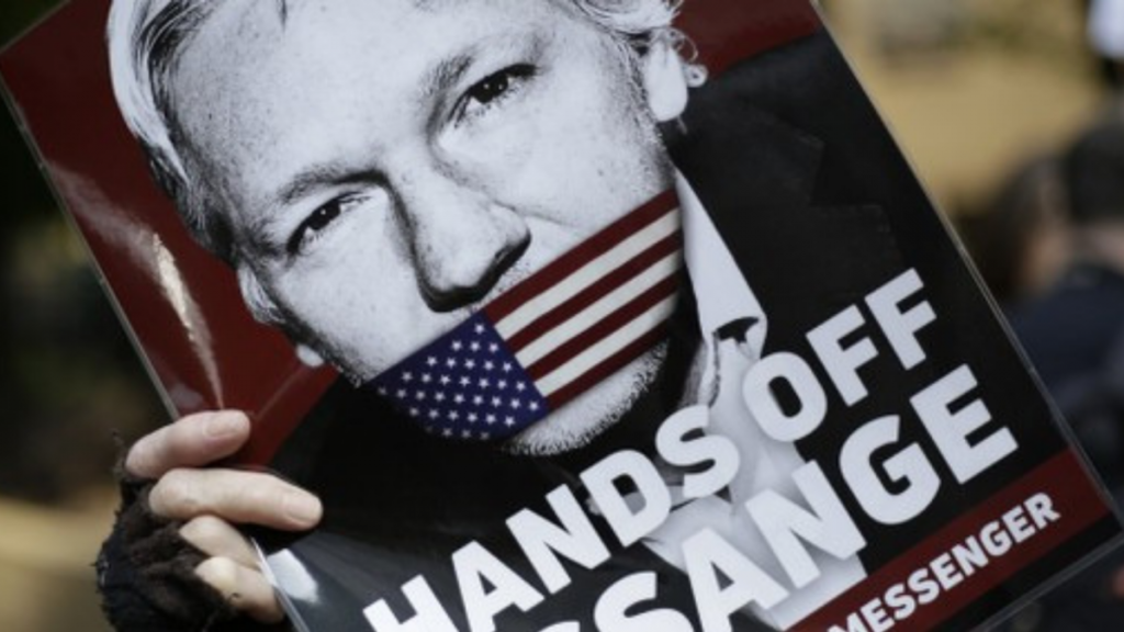 Assange, lettera di Papa Francesco al fondatore di Wikileaks