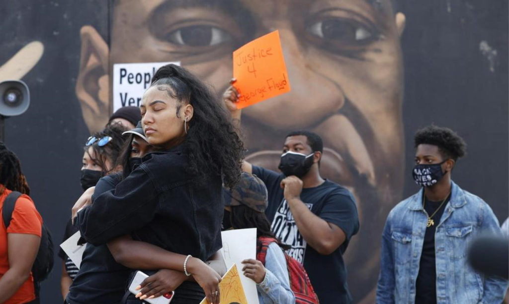 Processo George Floyd: poliziotto tre volte colpevole per omicidio