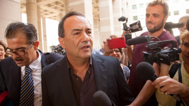 Locri, giornalisti intercettati: “E’ stata un brutta operazione politica”