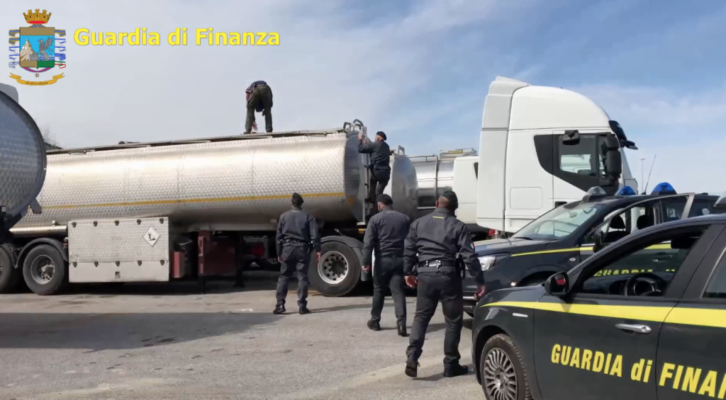 Petrolmafie Spa: alleanza tra camorra e ‘ndrangheta tra frode e riciclaggio