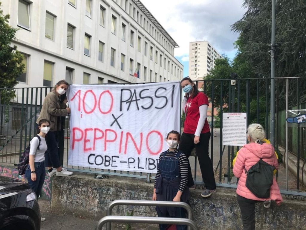 Milano. Pensare da boss nel rione borghese. Gli adulti “bullizzano” gli studenti antimafia