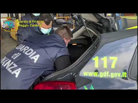 Operazione antidroga internazionale, sequestrati 400 Kg di cocaina