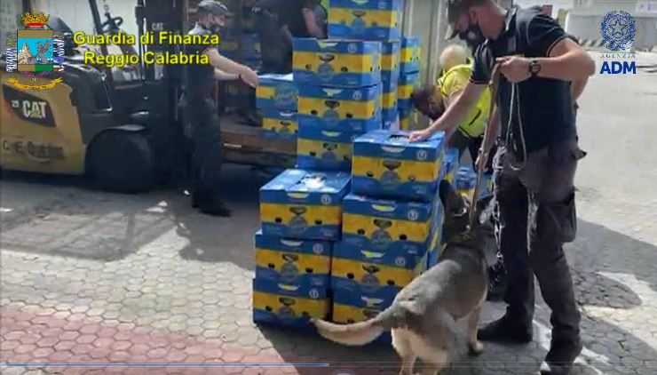 Gioia Tauro (RC), maxi sequestro di oltre una tonnellata di cocaina